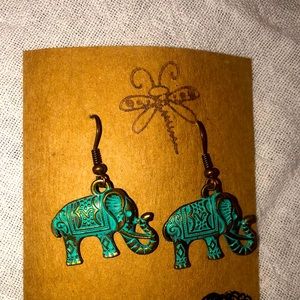 Turquoise Elephant Earrings🌸